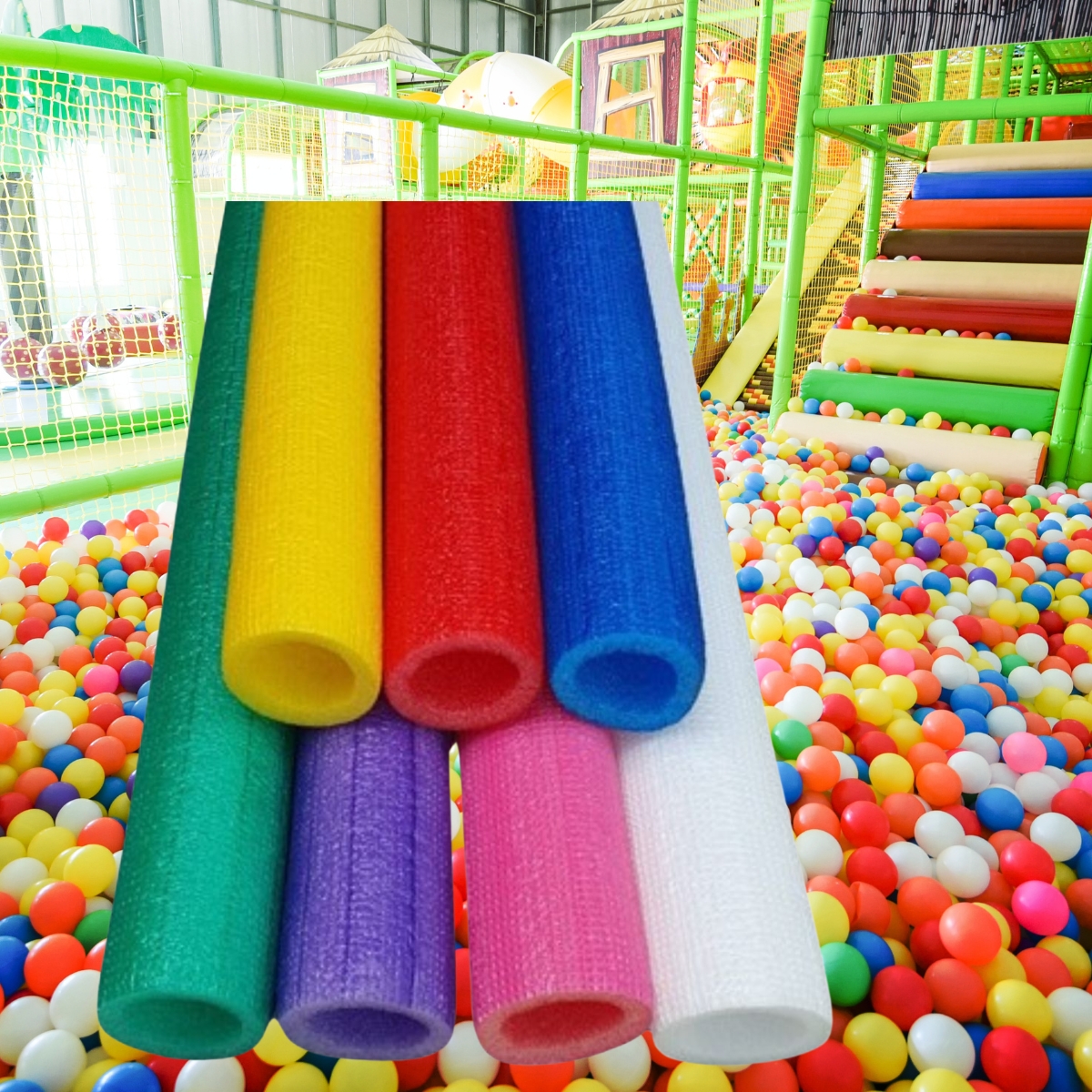 Isotubos aplicados em brinquedão e playground infantil
